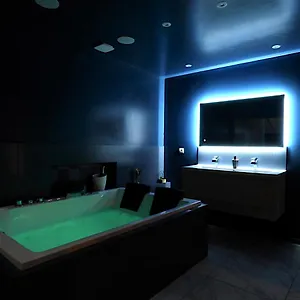 La - Loft , Tavernes France